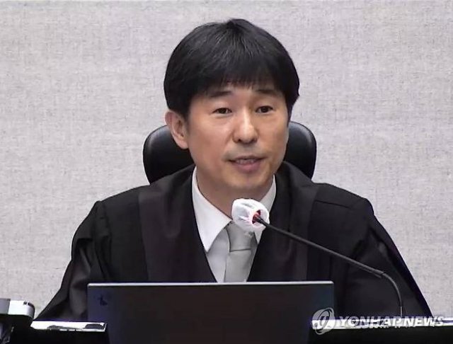 지귀연 판사「409만 원 술접대」받아 청탁금지법 기소…뇌물죄 안돼